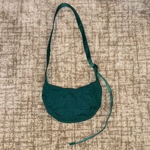 BAGGU Small Crescent Cypress Green